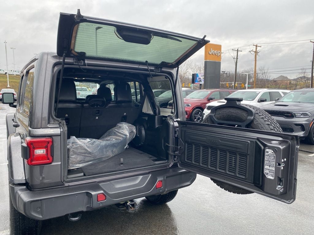 2022 Jeep Wrangler Unlimited Sahara Altitude