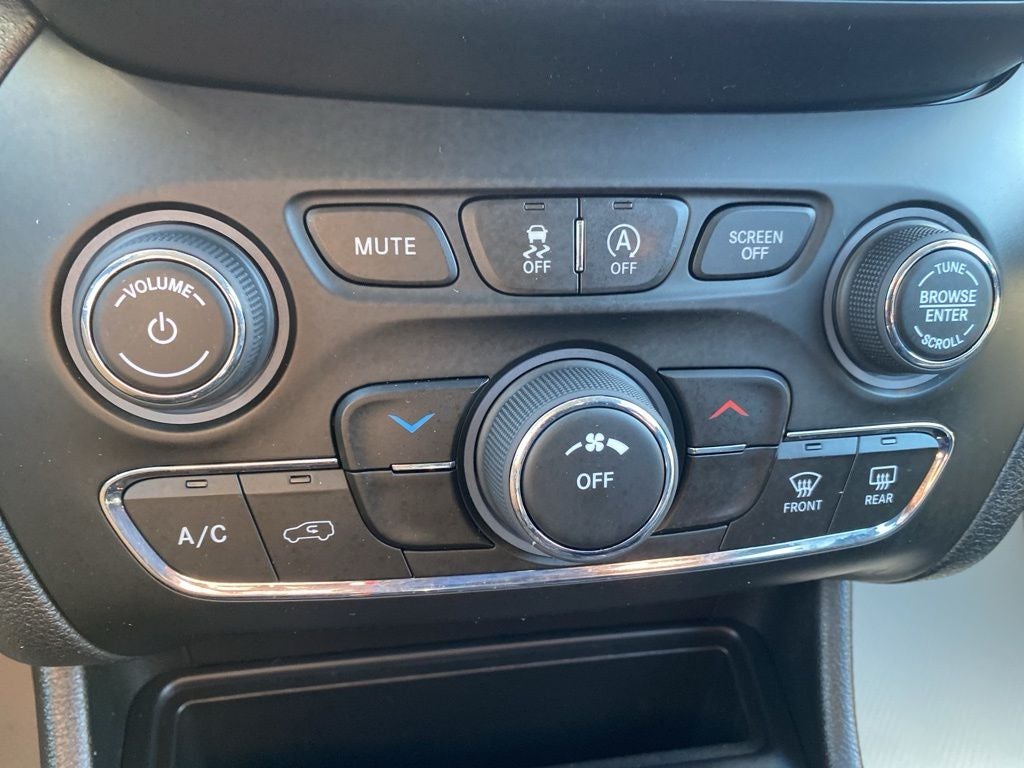 2020 Jeep Cherokee Lux