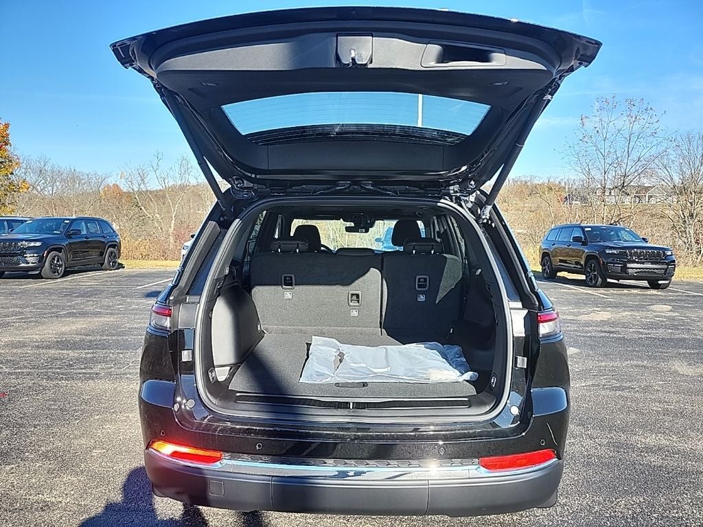 2025 Jeep Grand Cherokee Laredo X