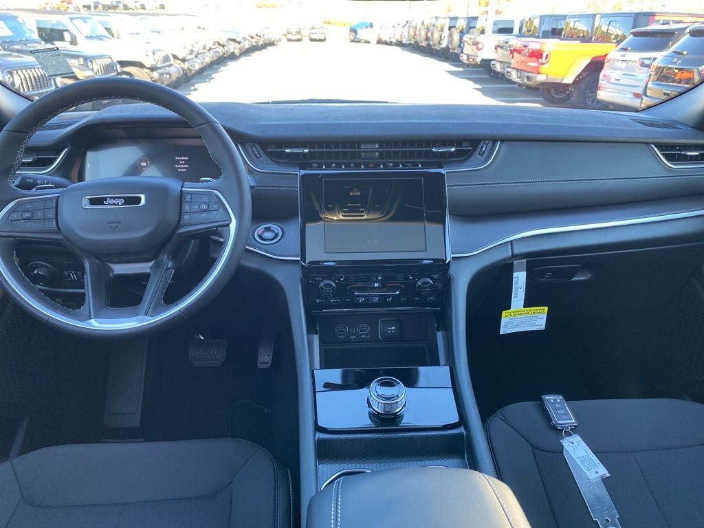 2025 Jeep Grand Cherokee Laredo X