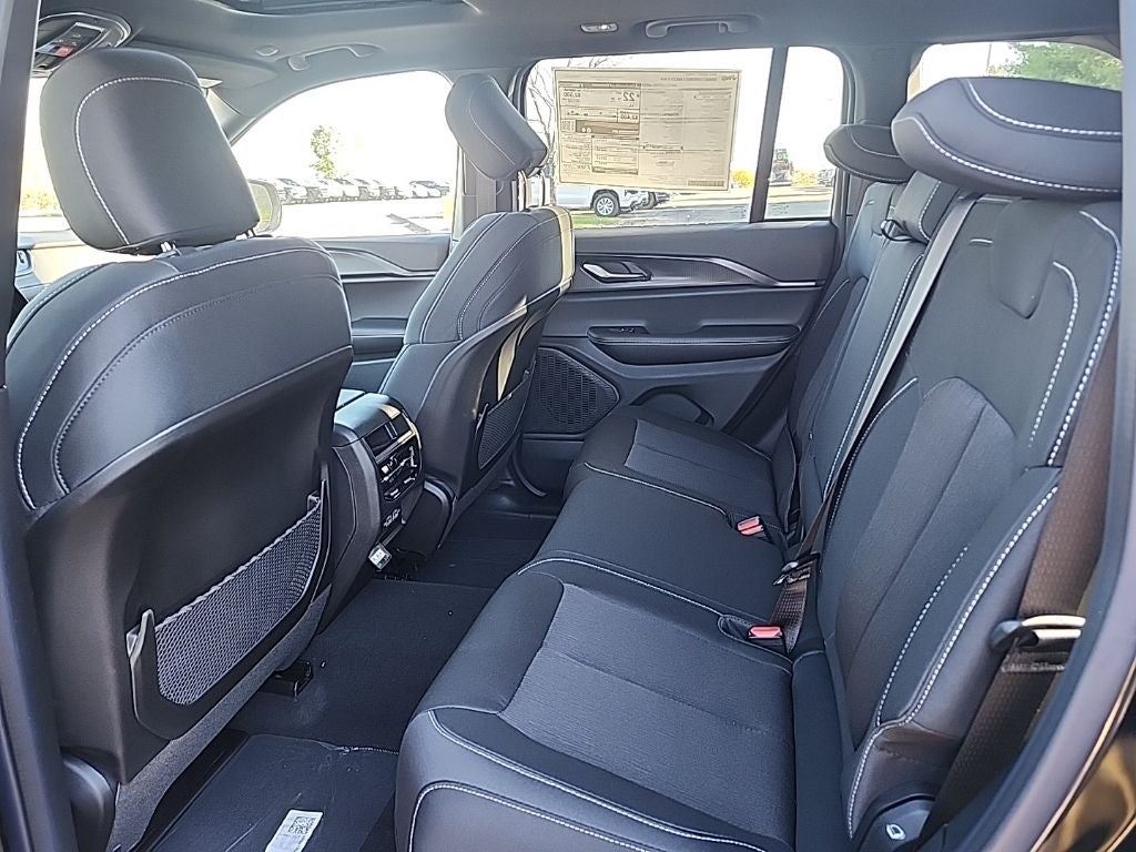 2025 Jeep Grand Cherokee Laredo X