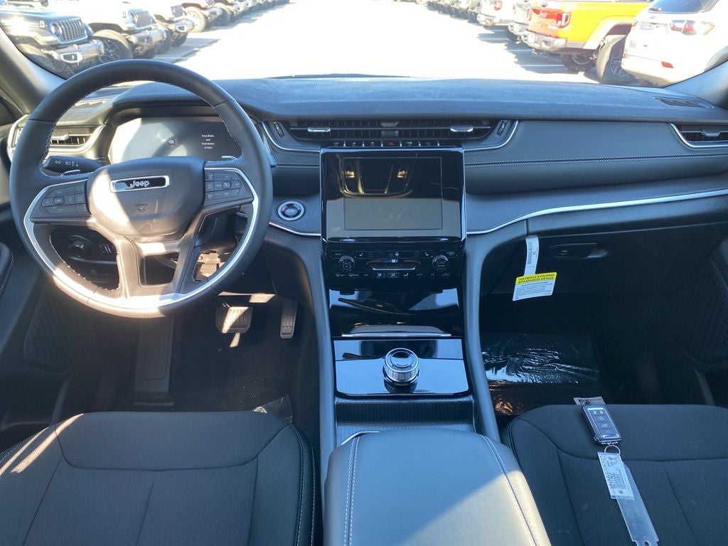 2025 Jeep Grand Cherokee Laredo X