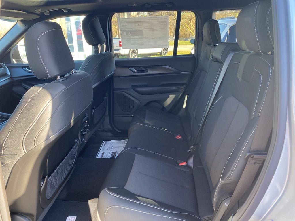 2025 Jeep Grand Cherokee Laredo X