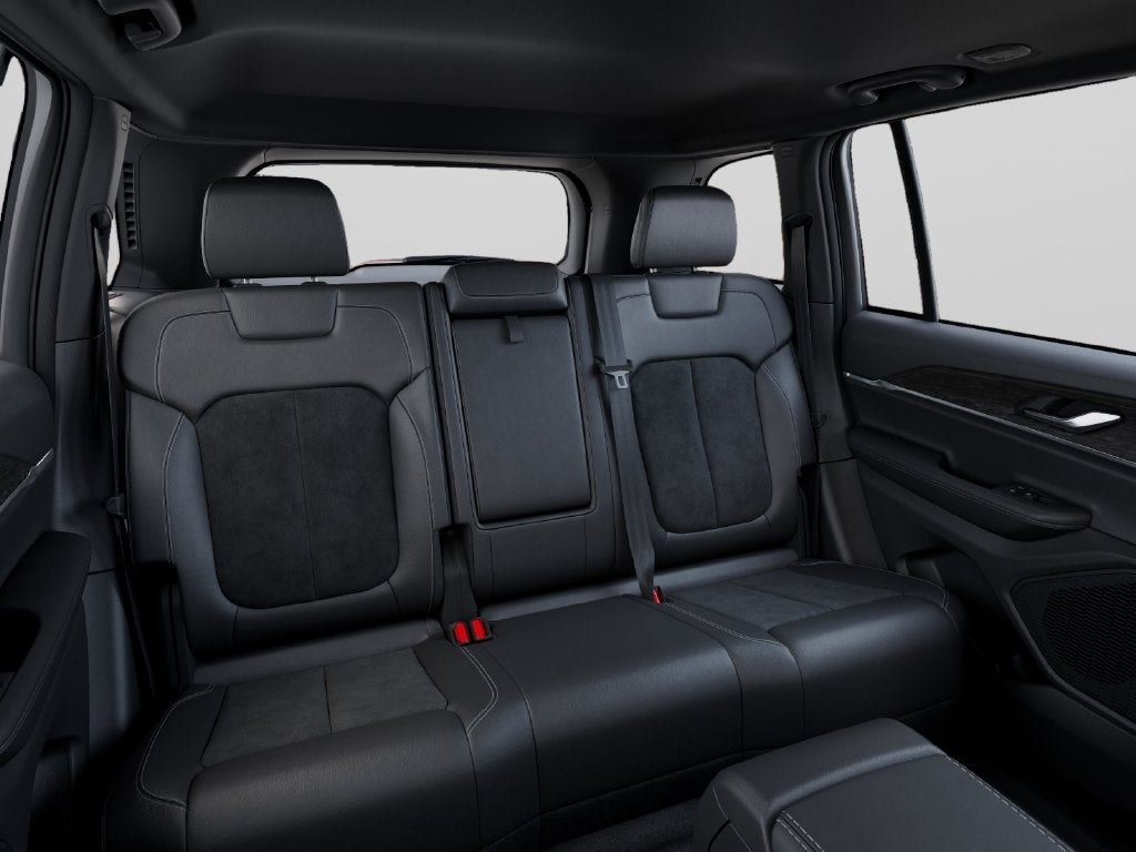 2027 Jeep Grand Cherokee Laredo Altitude