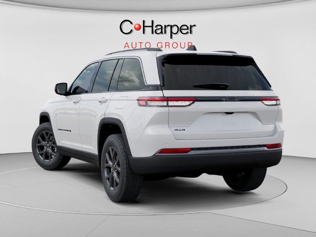 2027 Jeep Grand Cherokee Laredo Altitude