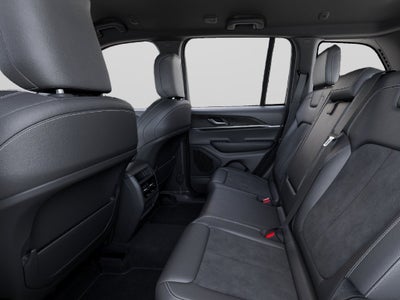 2027 Jeep Grand Cherokee Laredo Altitude