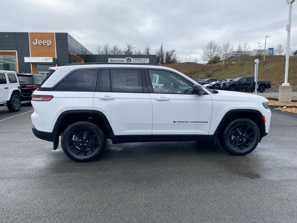 2026 Jeep Grand Cherokee Laredo