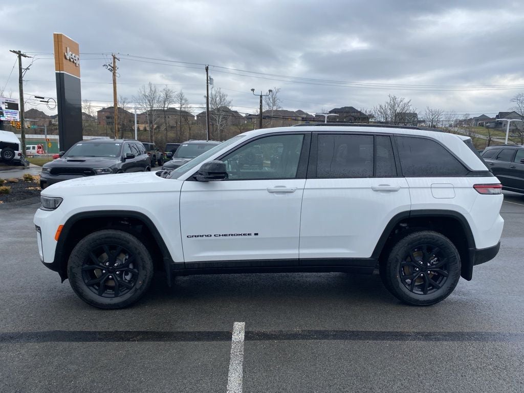 2026 Jeep Grand Cherokee Laredo