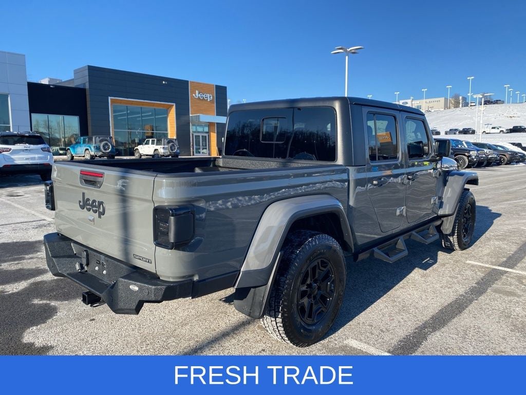 2020 Jeep Gladiator Sport photo 3