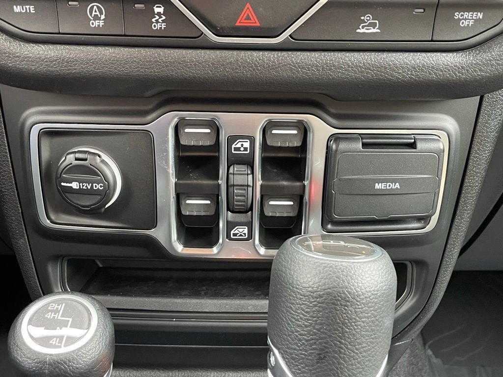 2025 Jeep Gladiator Sport