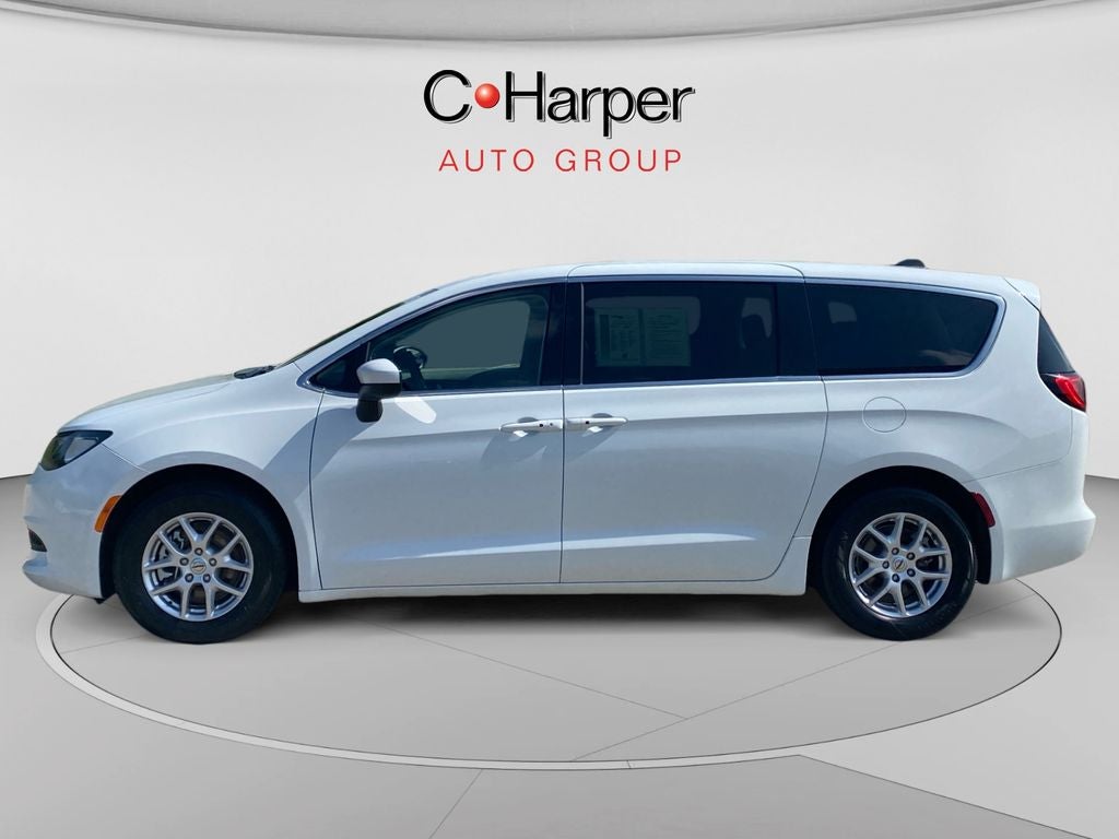 2023 Chrysler Voyager LX