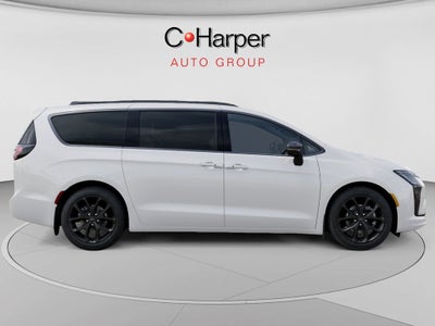 2027 Chrysler Pacifica Limited