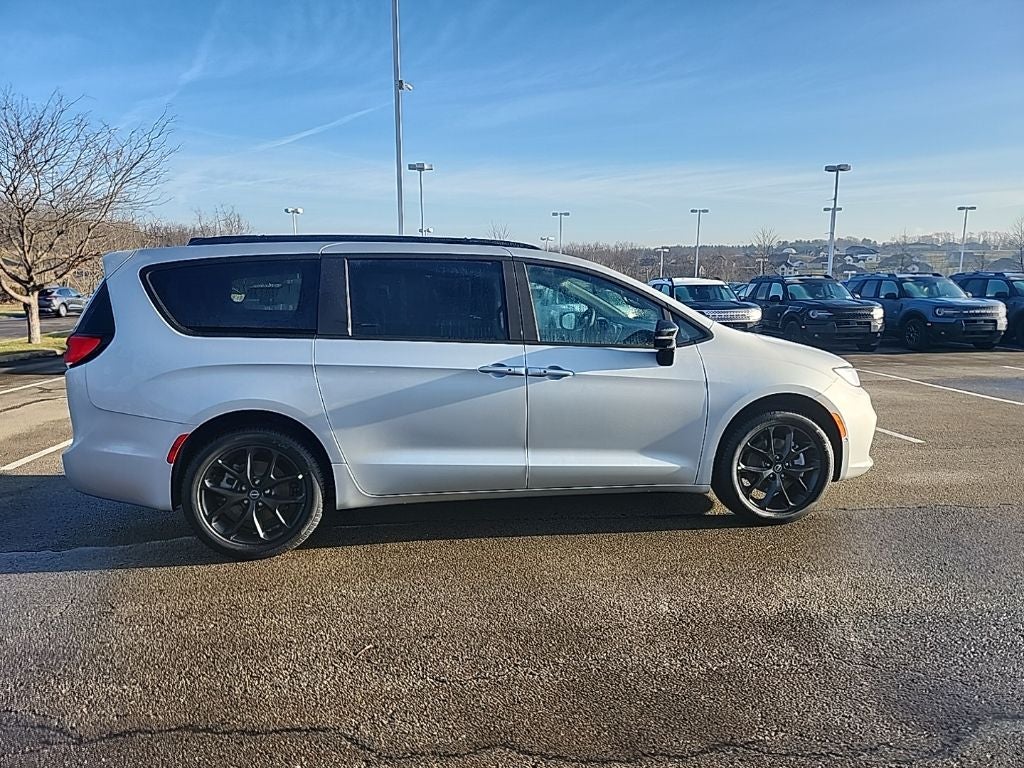 2026 Chrysler Pacifica Limited