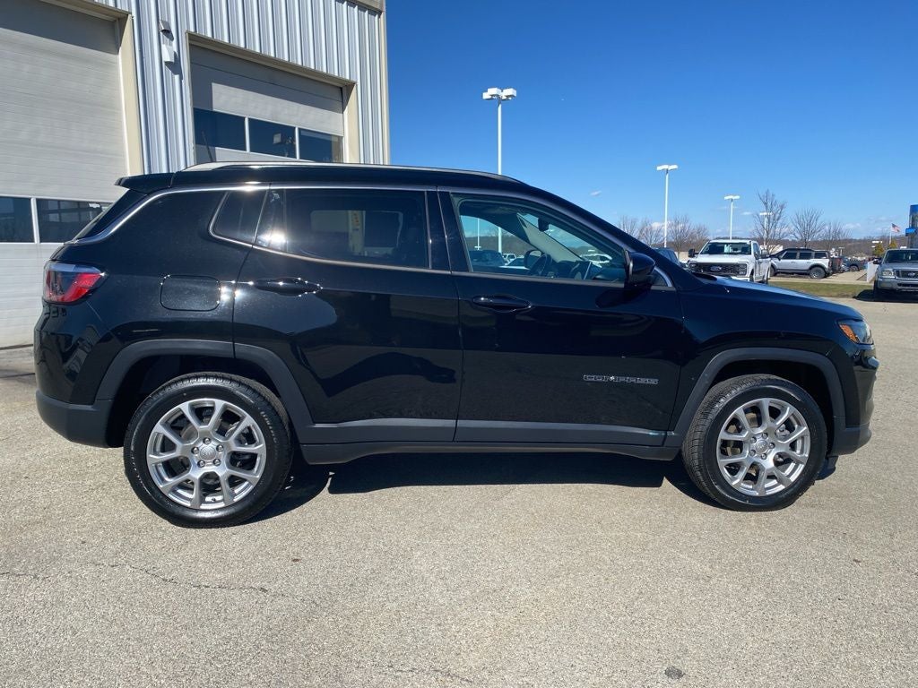 2022 Jeep Compass Latitude Lux
