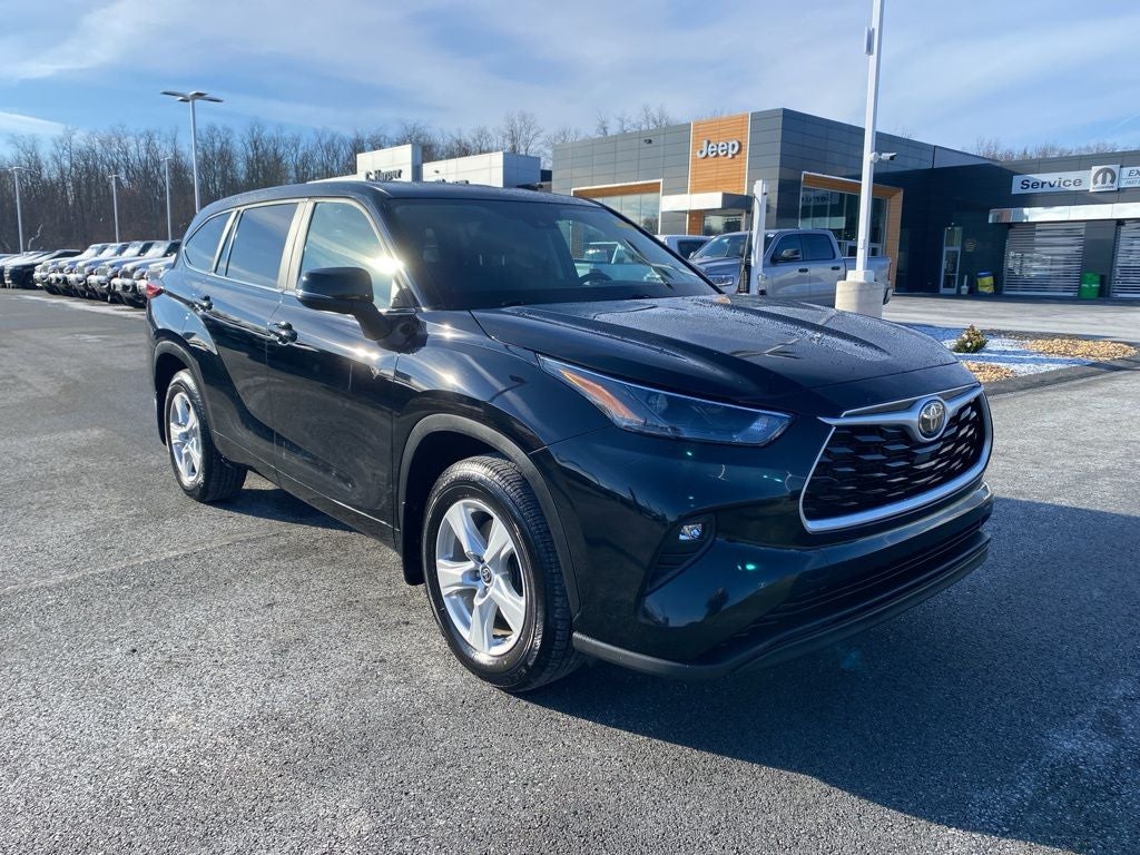 2023 Toyota Highlander LE