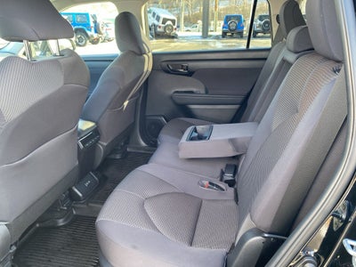 2023 Toyota Highlander LE