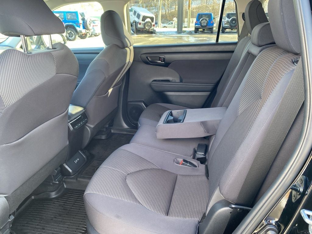 2023 Toyota Highlander LE