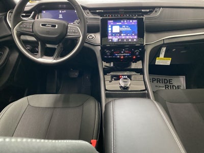 2025 Jeep Grand Cherokee GRAND CHEROKEE LAREDO X 4X4