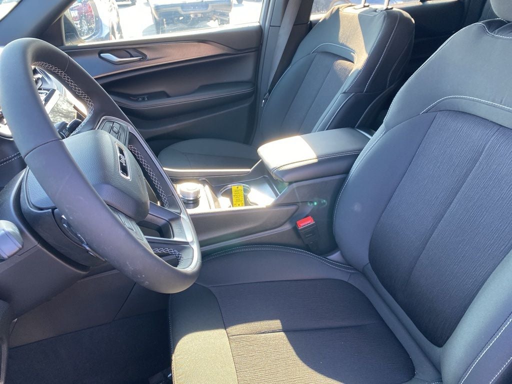 2026 Jeep Grand Cherokee GRAND CHEROKEE LAREDO 4X4