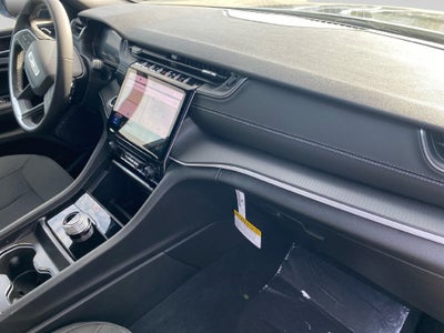 2027 Jeep Grand Cherokee Laredo