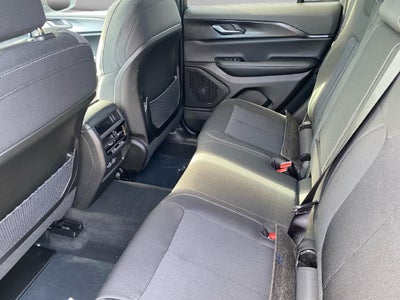 2027 Jeep Grand Cherokee Laredo