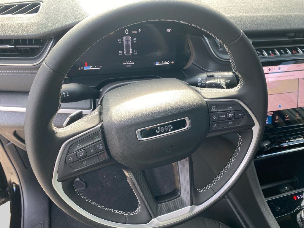 2027 Jeep Grand Cherokee Laredo