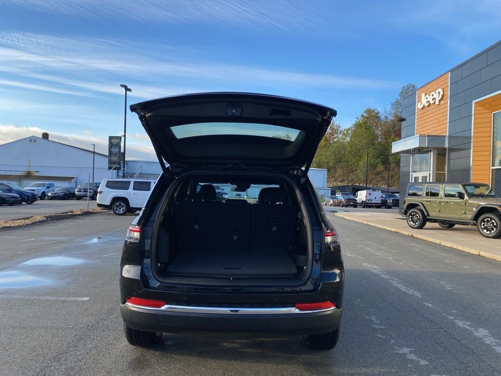 2025 Jeep Grand Cherokee GRAND CHEROKEE LAREDO X 4X4