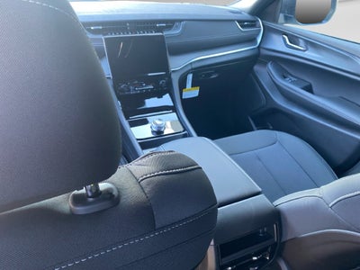 2027 Jeep Grand Cherokee Laredo
