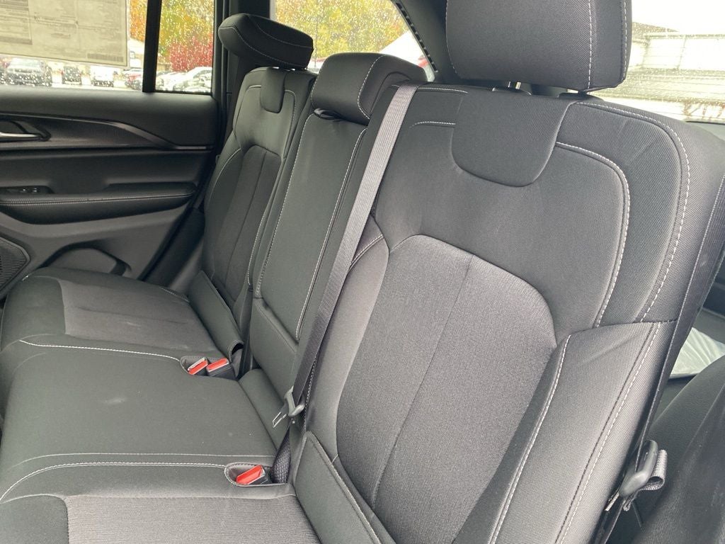 2025 Jeep Grand Cherokee GRAND CHEROKEE LAREDO X 4X4