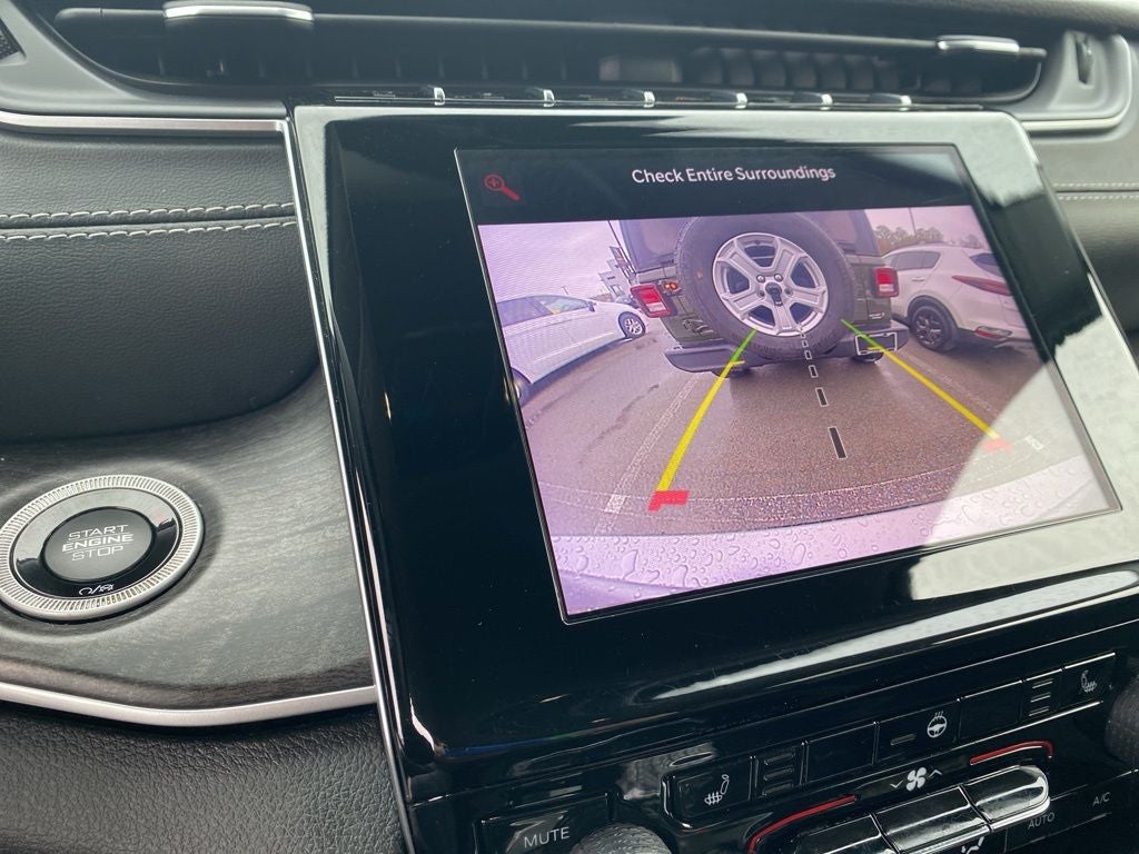 2025 Jeep Grand Cherokee GRAND CHEROKEE LAREDO X 4X4