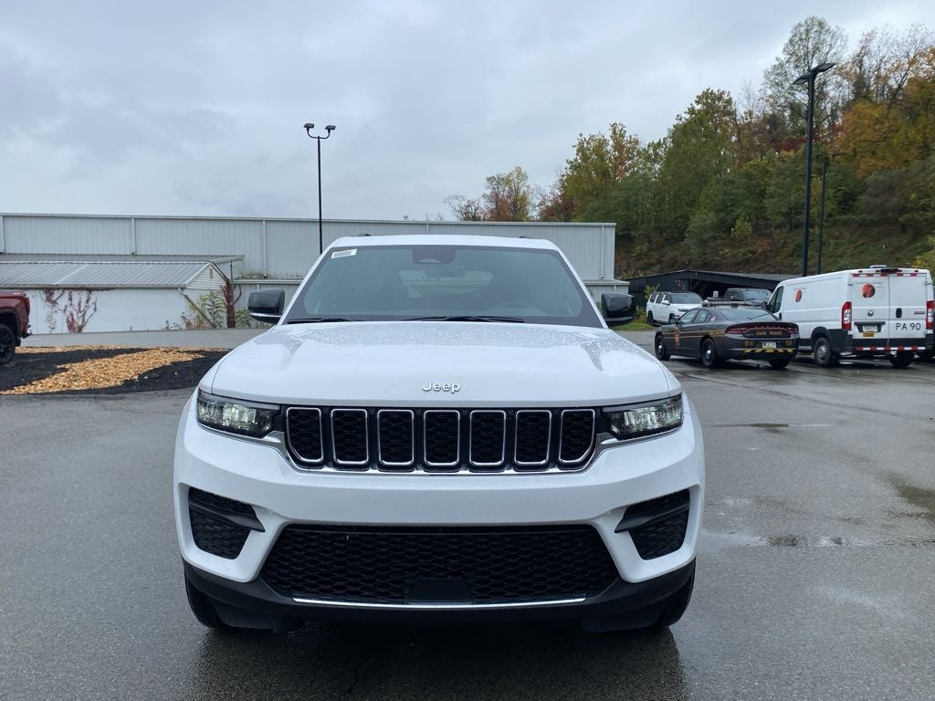 2025 Jeep Grand Cherokee GRAND CHEROKEE LAREDO X 4X4