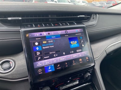 2026 Jeep Grand Cherokee GRAND CHEROKEE LAREDO X 4X4