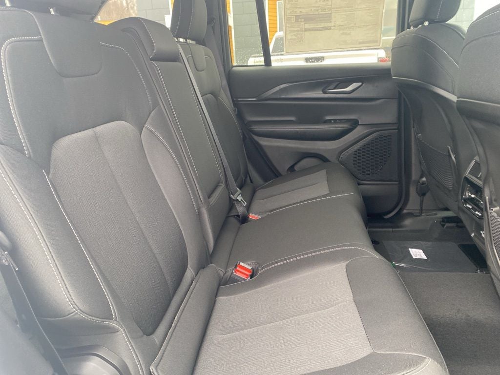 2026 Jeep Grand Cherokee GRAND CHEROKEE LAREDO 4X4