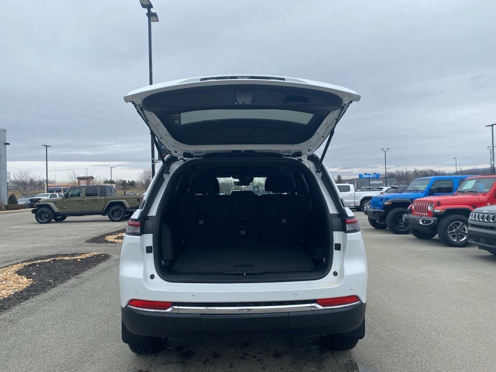 2026 Jeep Grand Cherokee GRAND CHEROKEE LAREDO 4X4