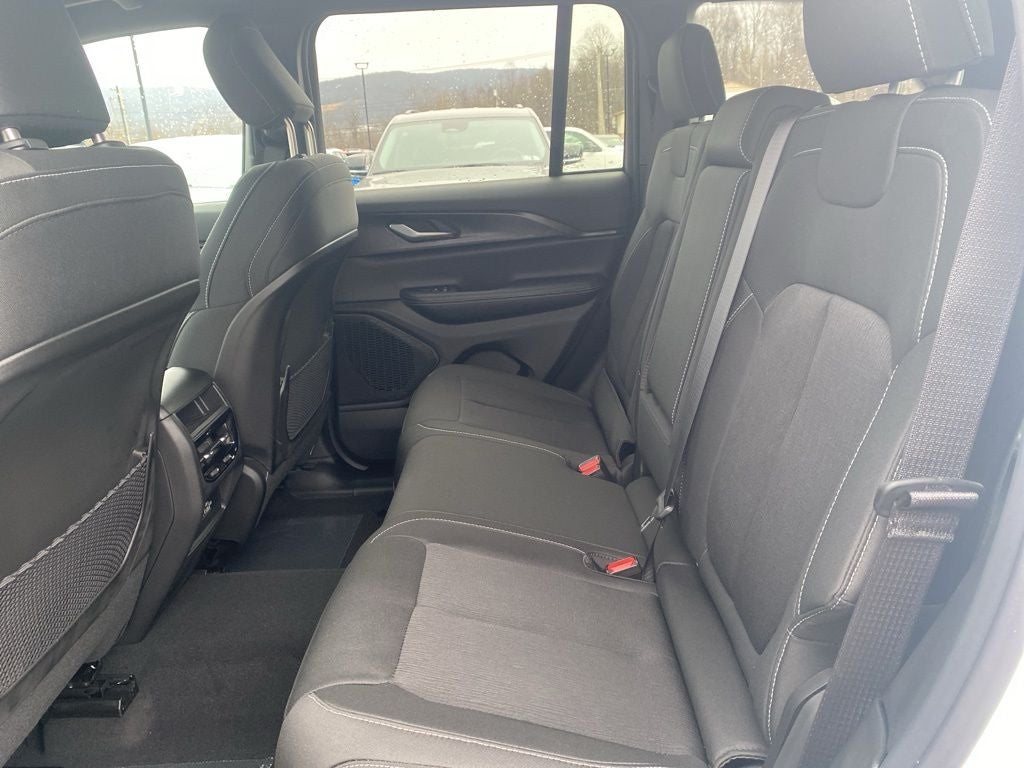 2026 Jeep Grand Cherokee GRAND CHEROKEE LAREDO 4X4