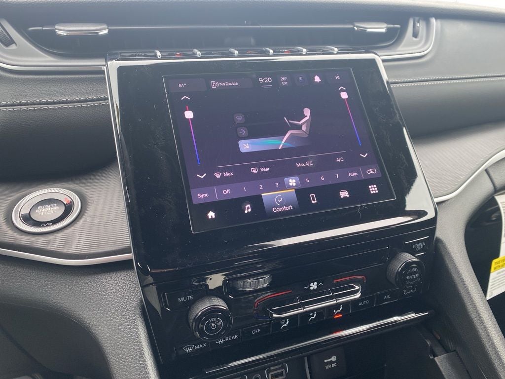 2026 Jeep Grand Cherokee GRAND CHEROKEE LAREDO 4X4