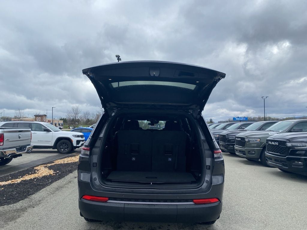 2026 Jeep Grand Cherokee GRAND CHEROKEE LAREDO 4X4