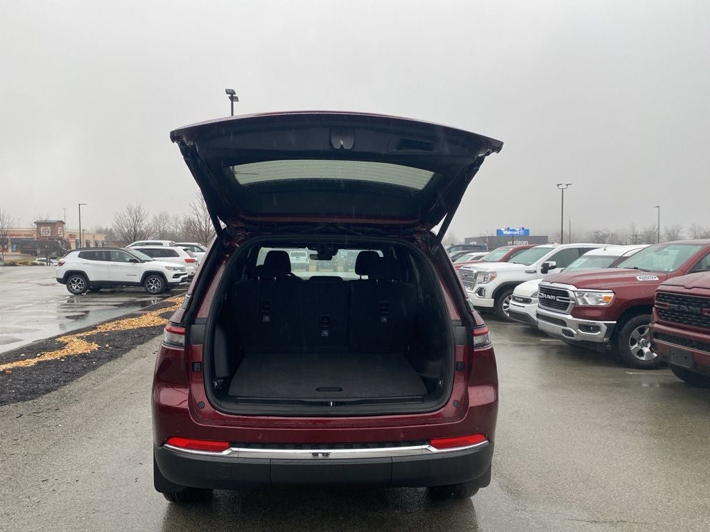 2026 Jeep Grand Cherokee GRAND CHEROKEE LAREDO X 4X4