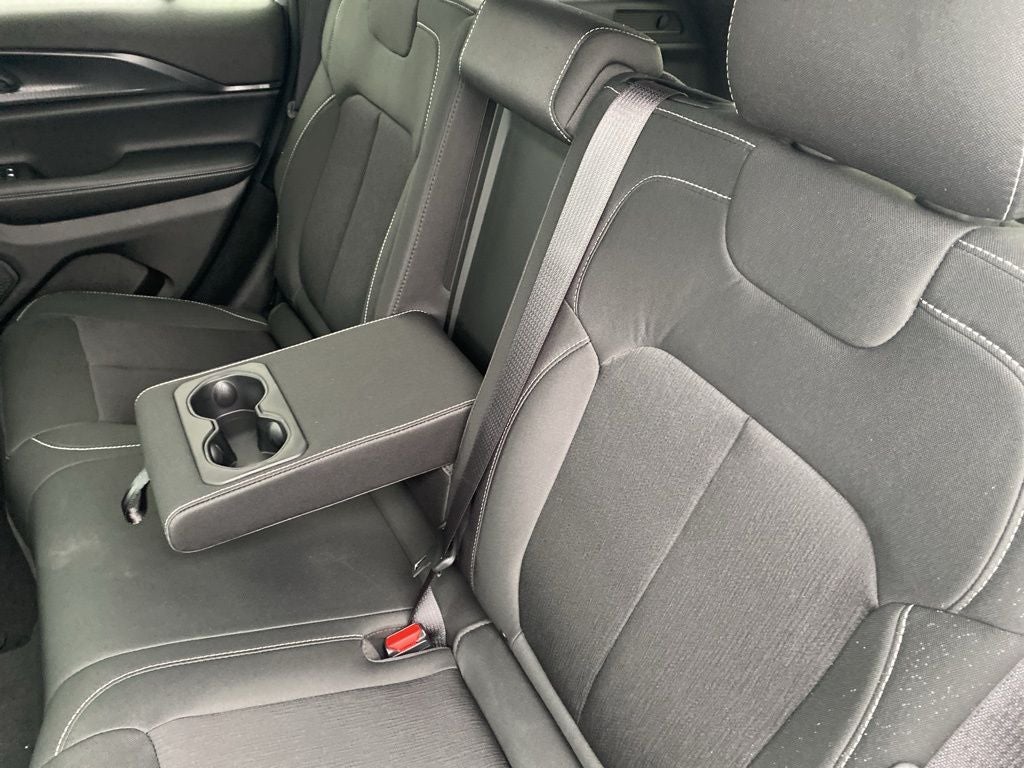 2026 Jeep Grand Cherokee GRAND CHEROKEE LAREDO X 4X4