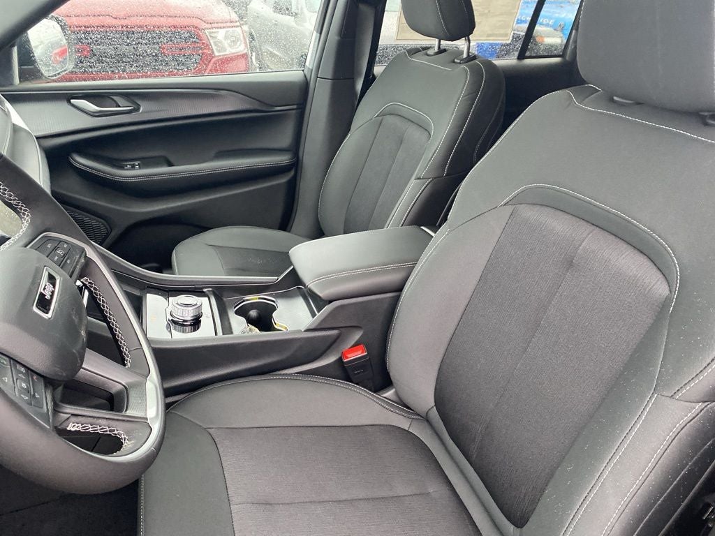 2026 Jeep Grand Cherokee GRAND CHEROKEE LAREDO X 4X4