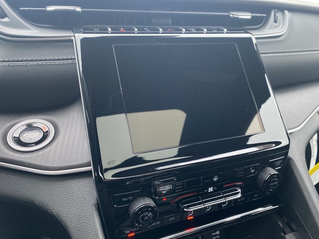 2026 Jeep Grand Cherokee GRAND CHEROKEE LAREDO X 4X4