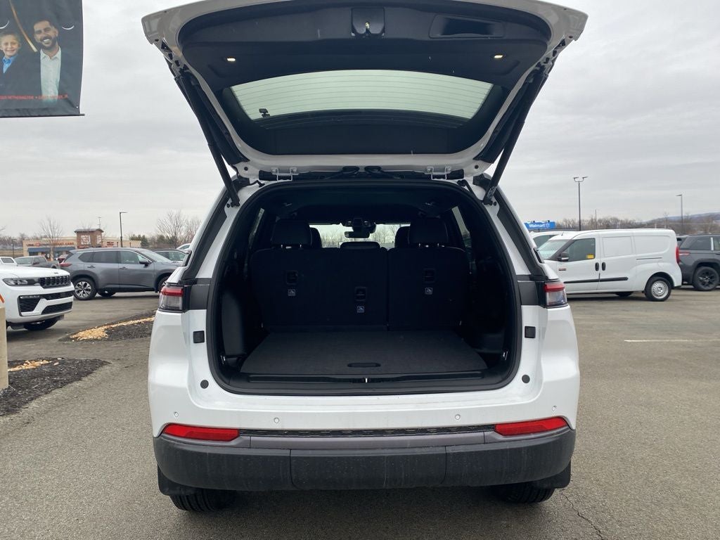 2026 Jeep Grand Cherokee GRAND CHEROKEE LAREDO ALTITUDE 4X4