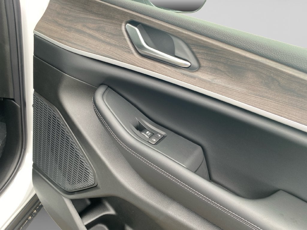 2027 Jeep Grand Cherokee Laredo Altitude