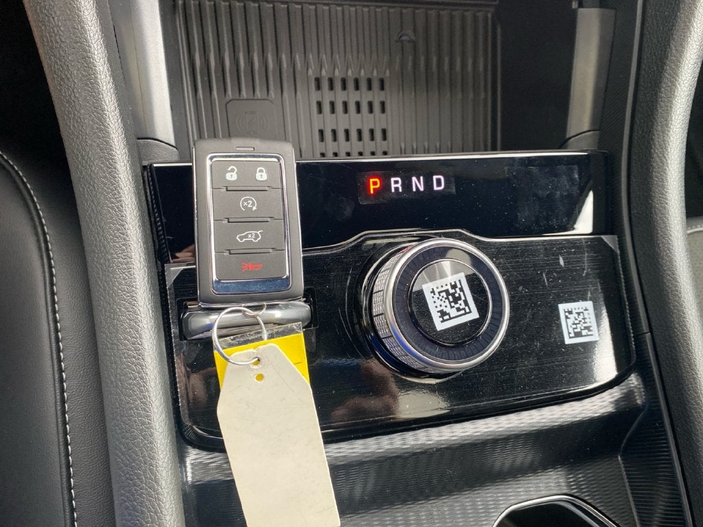2027 Jeep Grand Cherokee Laredo Altitude
