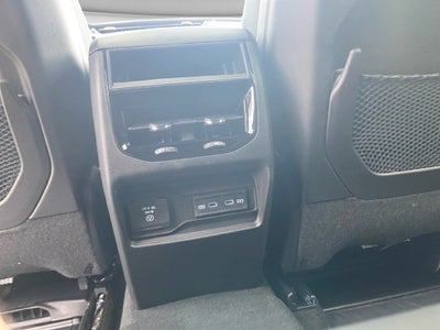 2027 Jeep Grand Cherokee Laredo Altitude