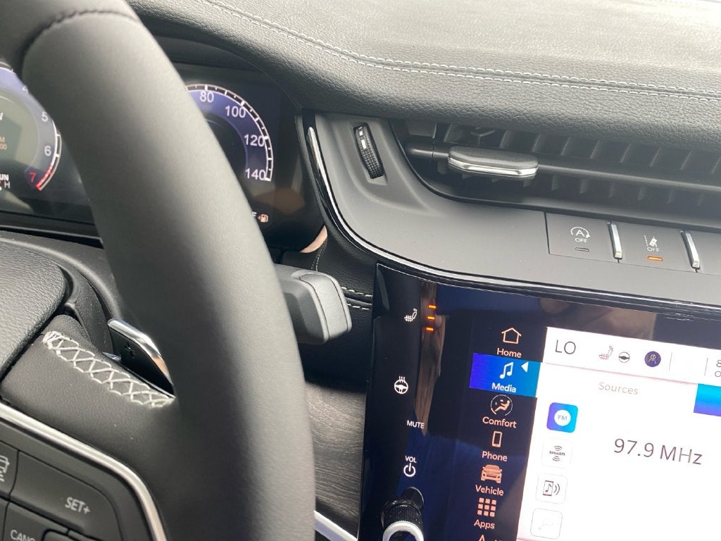 2027 Jeep Grand Cherokee Laredo Altitude