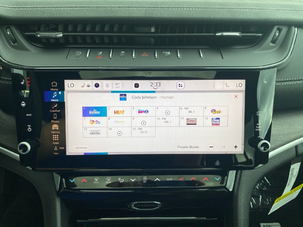2027 Jeep Grand Cherokee Laredo Altitude
