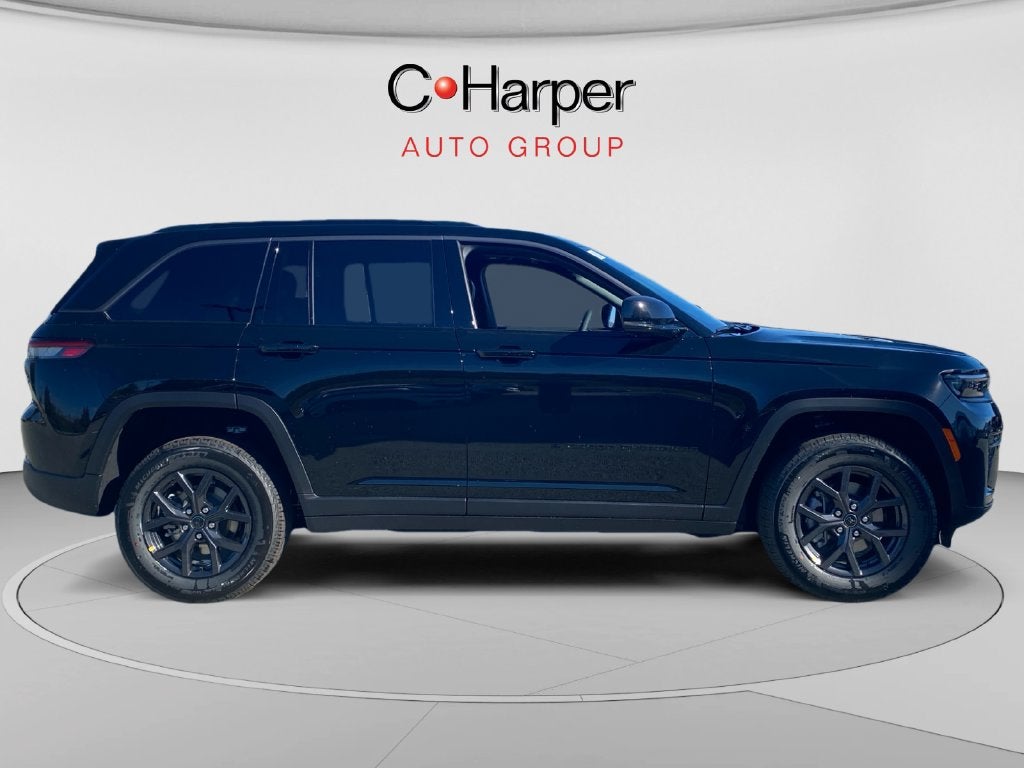 2027 Jeep Grand Cherokee Laredo Altitude