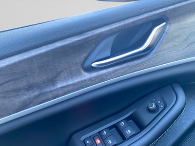 2027 Jeep Grand Cherokee Laredo Altitude