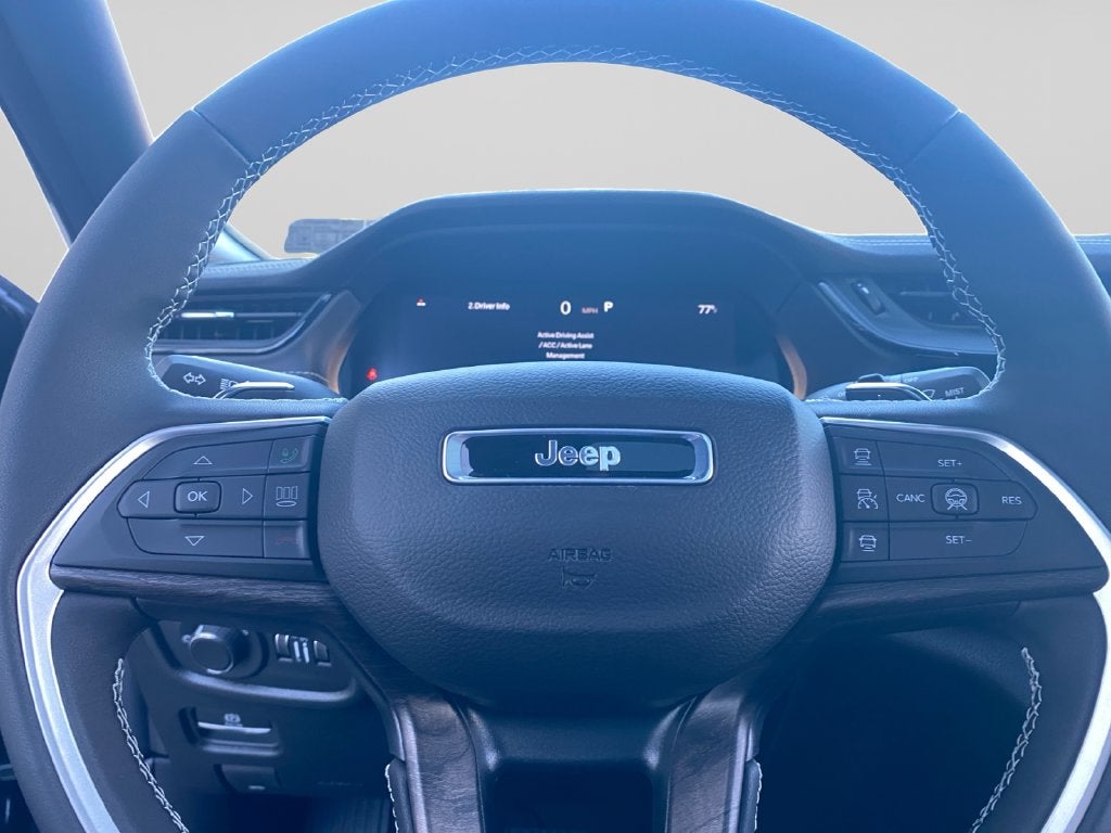 2027 Jeep Grand Cherokee Laredo Altitude